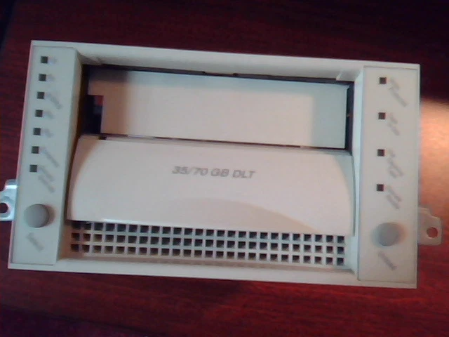 DLT Tape Drive Compaq 35/70 GB TH6AE-HK A21 70-60370-16 A01 SCSI Standalone - image 4