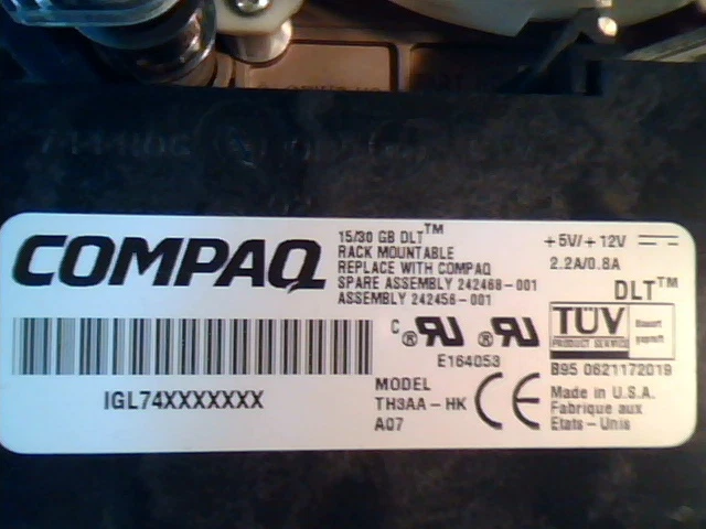 DLT Tape Drive Compaq 15/30 GB TH3AA-HK 70-60158-04 SCSI SE B02 4 pin Standalone