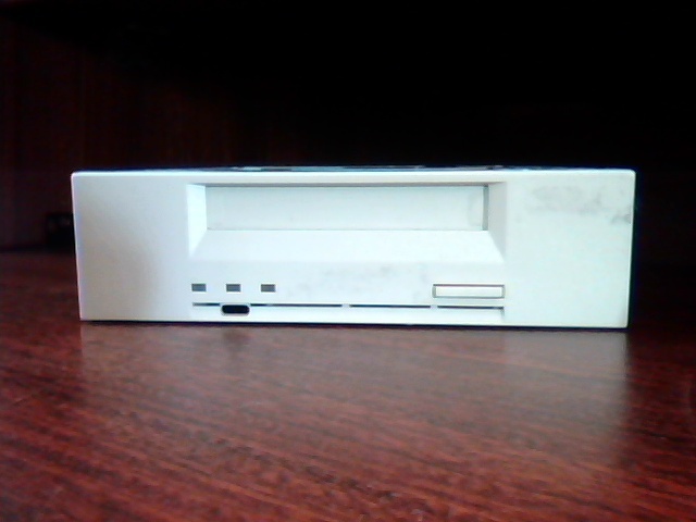 SCSI DAT Tape Drive Seagate Scorpion STD2401LW E-H026-00-4395 TC4200-342 LR56637