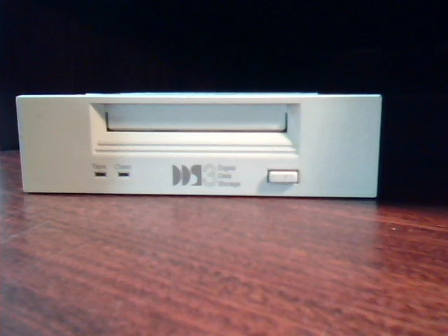 SCSI DAT Tape Drive SUN 370-2377 DD3 HP C1537-00631 3702377-02 3826 DAT3 12/24