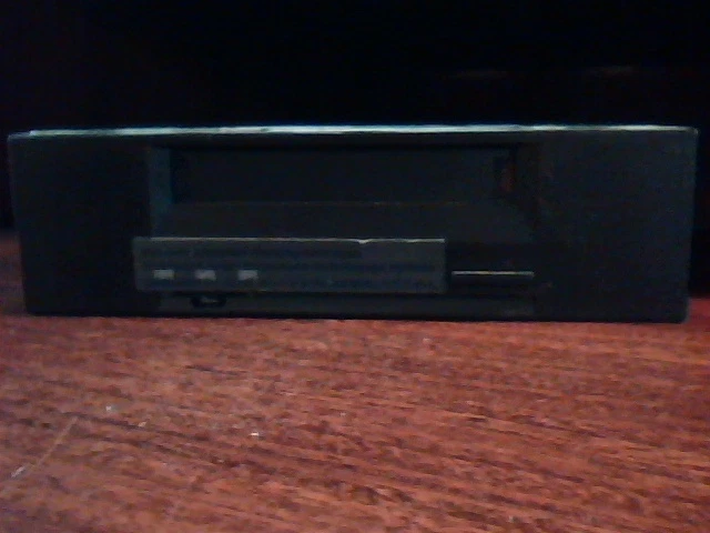 SCSI DAT Tape Drive Dell STD2401LW TC4200-113 E-H026-00-1364 JP020102 00H834