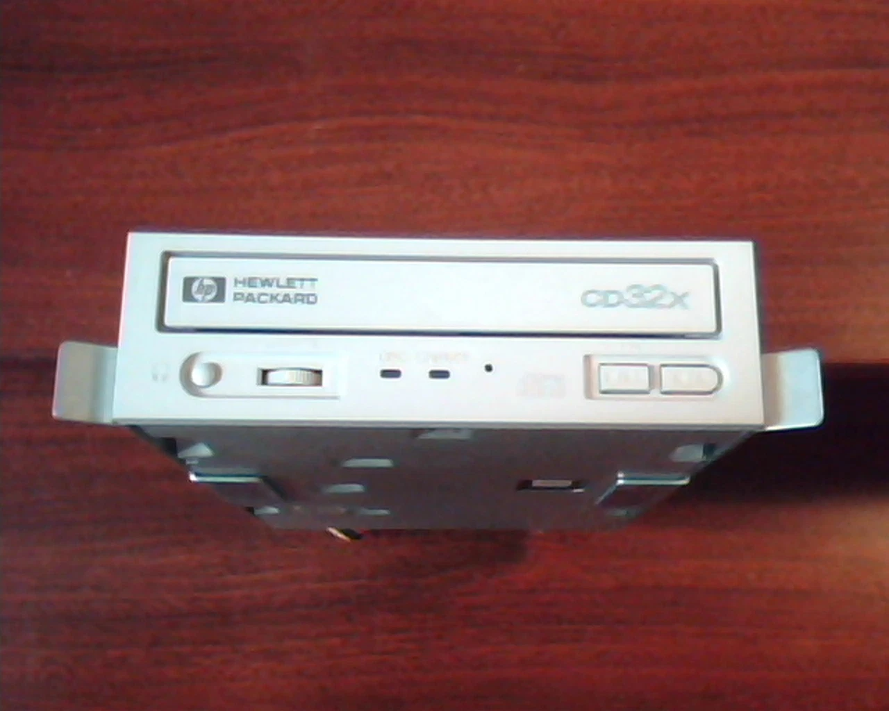 HP Hewlett Packard Pluggable SCSI 32X CD-ROM 5183-7739 0302 LR92957 E132064 - image 4