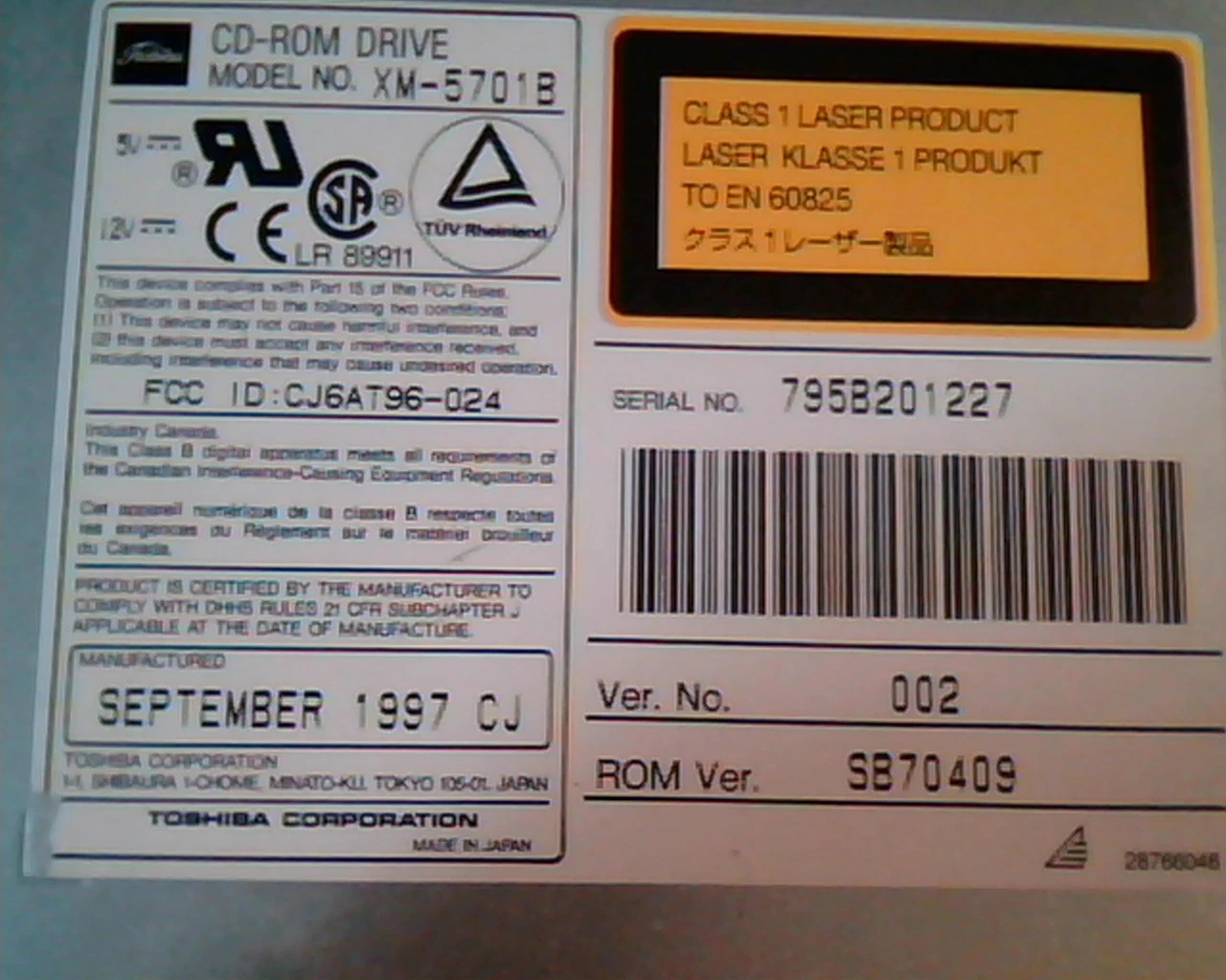 Toshiba CD-ROM Drive XM-2701B 002 SB70409 CJ6AT96-024 Sept1997 SCSI 591426-B0 - image 2