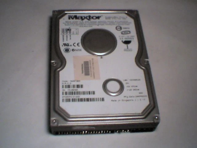 Hard Drive IDE Maxtor DiamondMax Plus 9 80GB YAR41BW0 N,M,C,D E6FYB 24APR2003