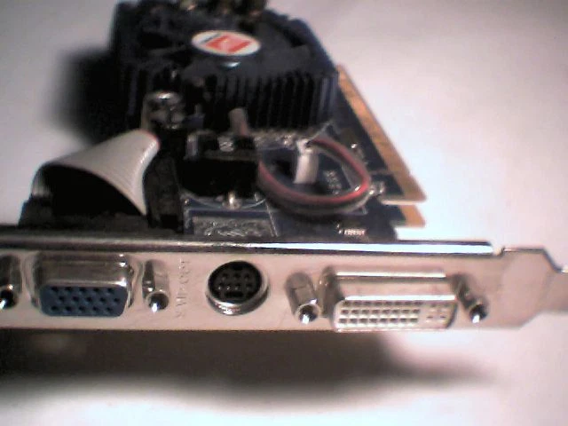 ATI Radeon X1300 256MB DDR2 PCI-E VGA/TVO/DVI-I PCI Express Video Card - image 4
