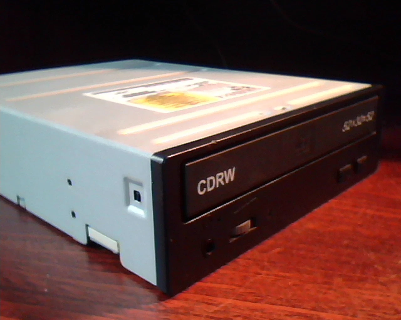 CDRW 5232W 053 BENQ Mar 2004 Y-AA0JSA1 52x32x52 IDE 4A Y.JS CD