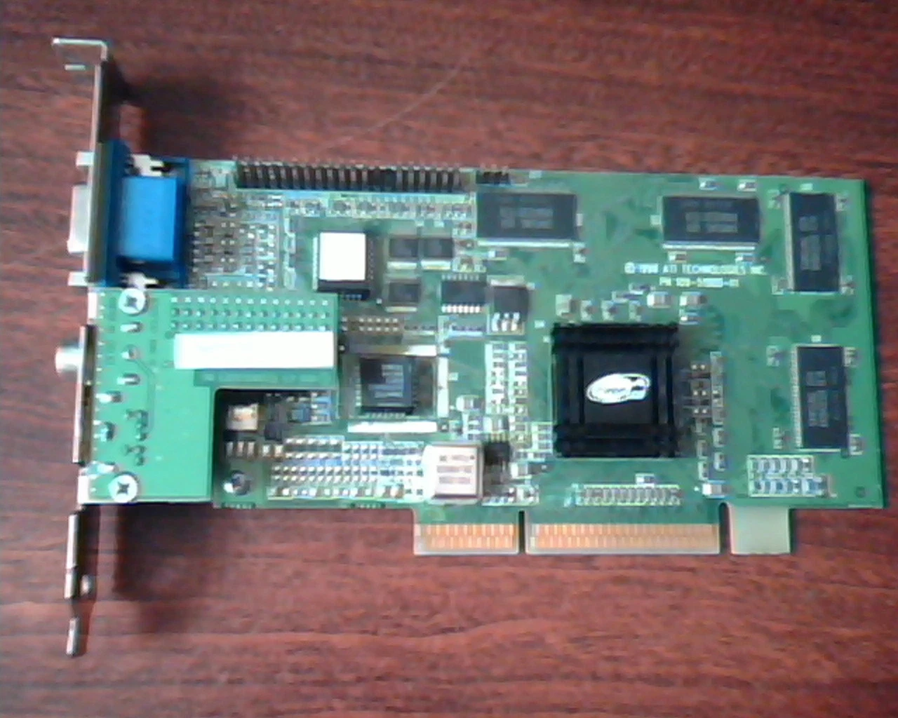 AGP card ATI Rage 128 1025191405 109-51900-01 Comp-out S-video VGA