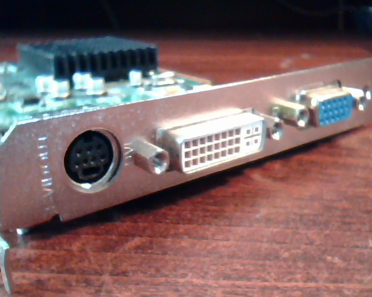 Video Graphic Card AGP ATI Radeon 7000 32M DDR V/D/VO 109-78500-00 DVI VGA S-Vid - image 5