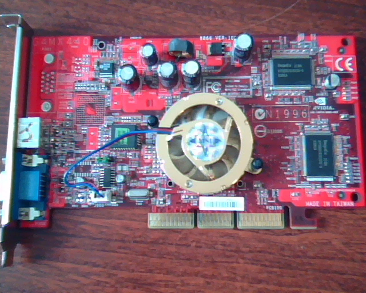 AGP card 8866 Ver 100 G4MX440-T 0207068198 VGA TV-out N1996 MSI