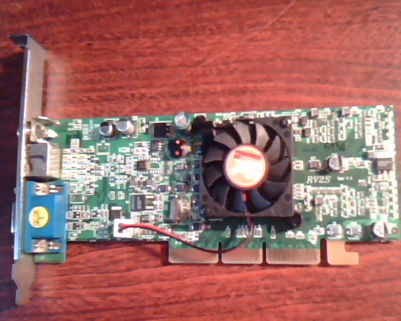 AGP card ATI RV2S 64M Ver 1.1 Radeon 7500 Club3D VGA TV RCA/Composite Video