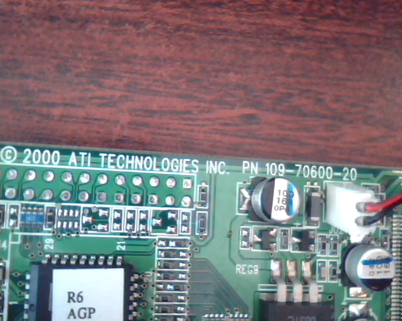 AGP card ATI Radeon 109-70600-20 R6 70601 DDR SG32M 1027060320 VGA - image 2