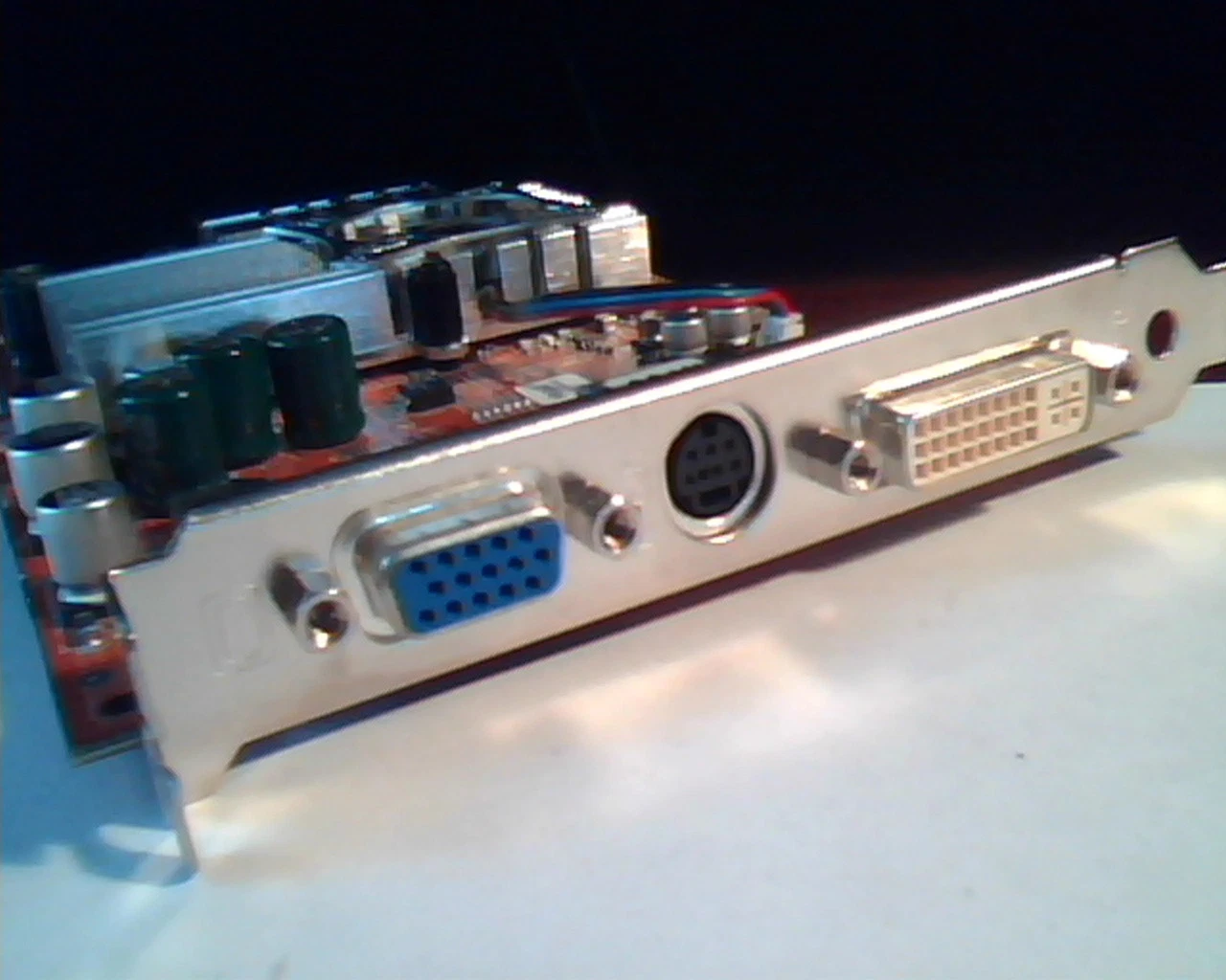 AGP card ASUS A9600XT/TD A9600 Rev 1.00 128M A21-0030 C1VBF5 VGA DVI TV out - image 6