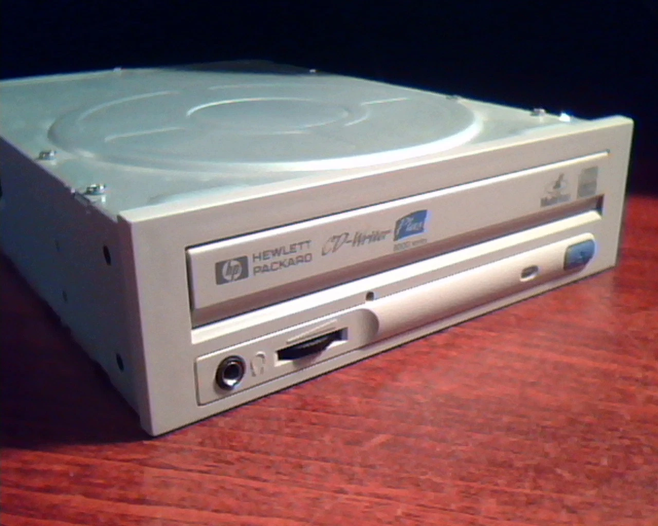 Hewlett Packard IDE CD-Recordable Drive C4465-56000 01 2.3C October1999