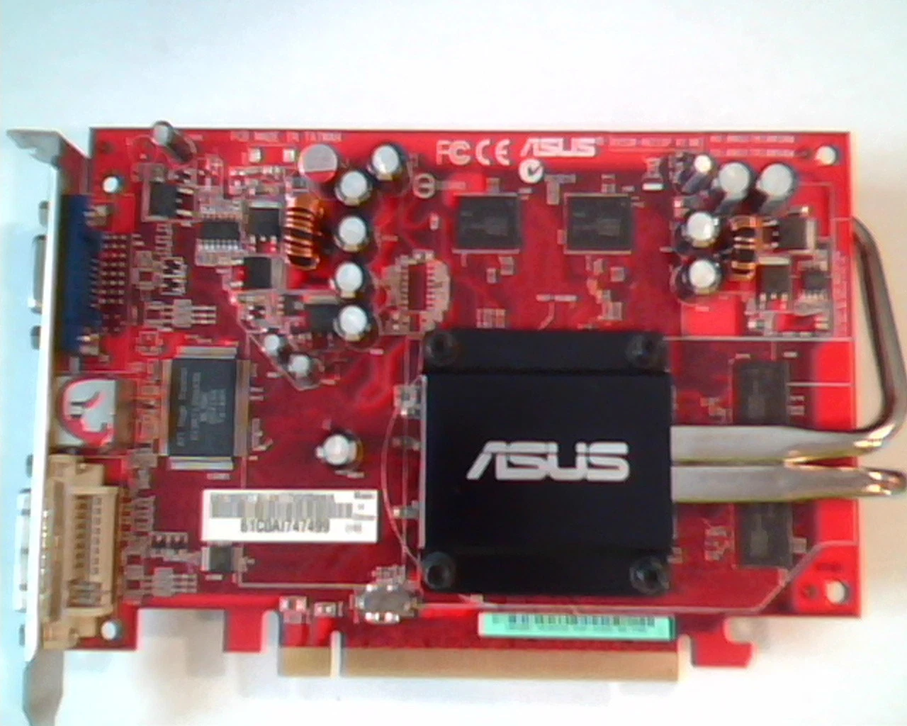 PCI-E express card ASUS EAX1600XT Silent 256M RV530-A671SP R1.00 43457R DVI VGA