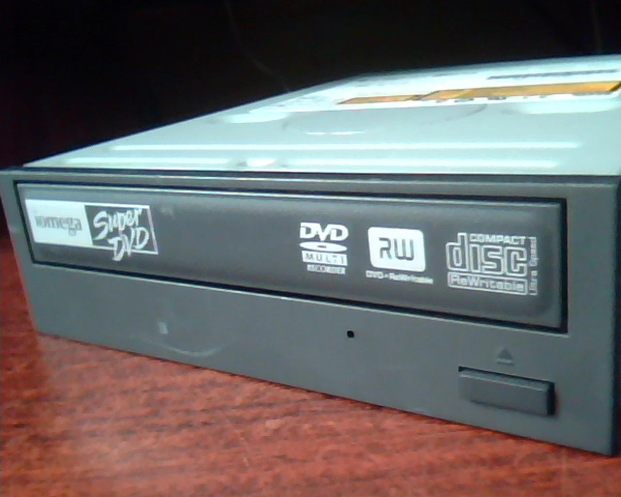 LG Super Multi DVD Drive GSA-4081B A100 February 2004 iomega multi recorder
