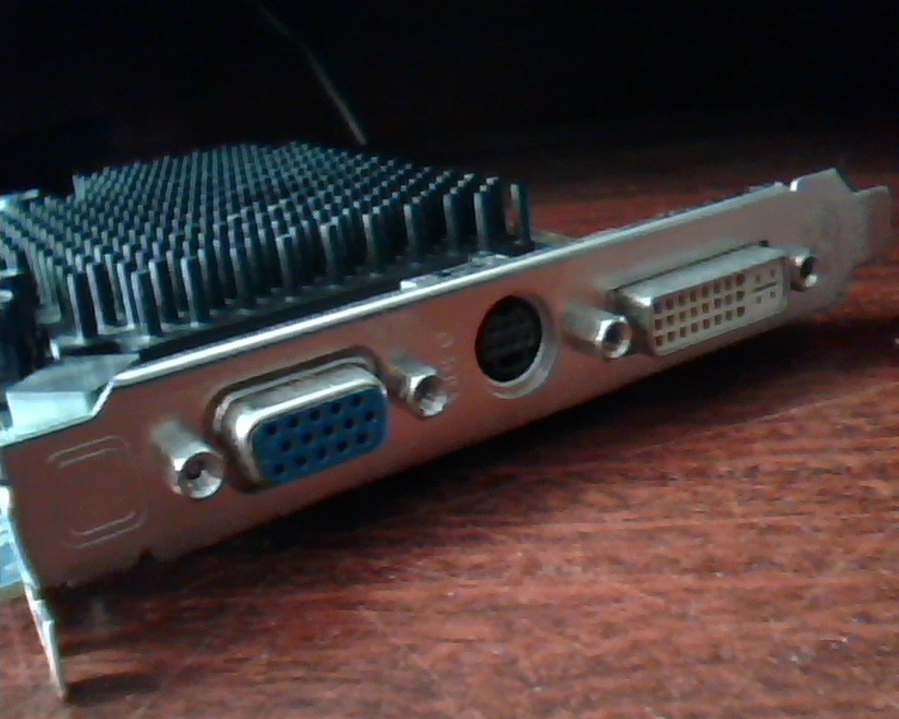 PCI-E express card ATI Radeon 109-A67631-00 X1300 256MB 87-AC84-03-SA DVI VGA TV - image 6