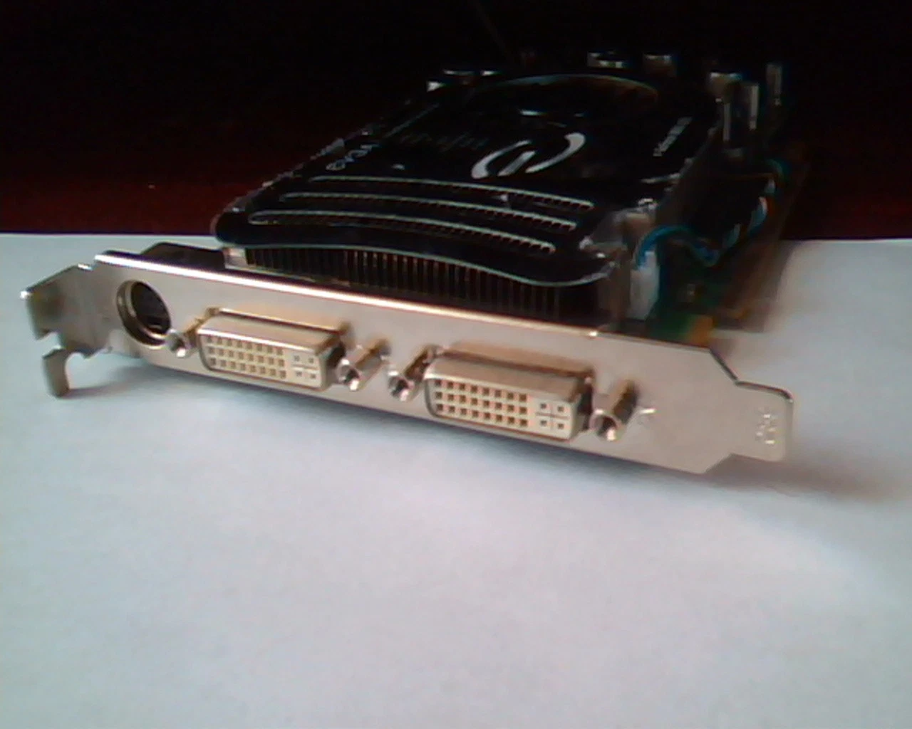 PCI-E express card EVGA e-GeForce 8600 GTS 256MB 180-10401-0000-A02 DVI TV - image 6