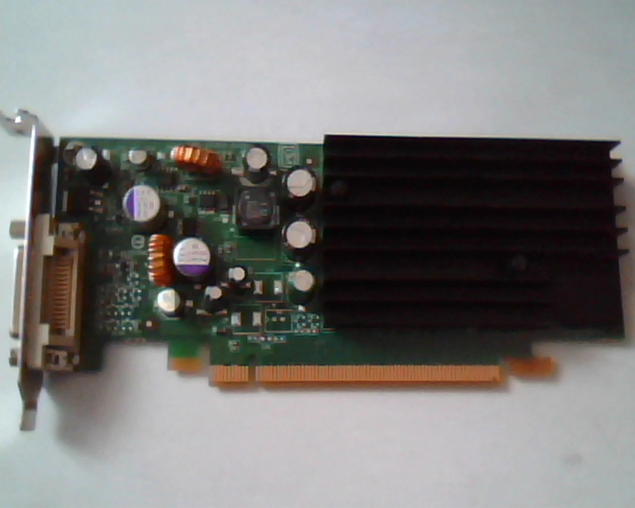 PCI-E express card 180-10383-0C00-A01 NVIDIA P383 430356-001DVI DCV-00154-N1-GP