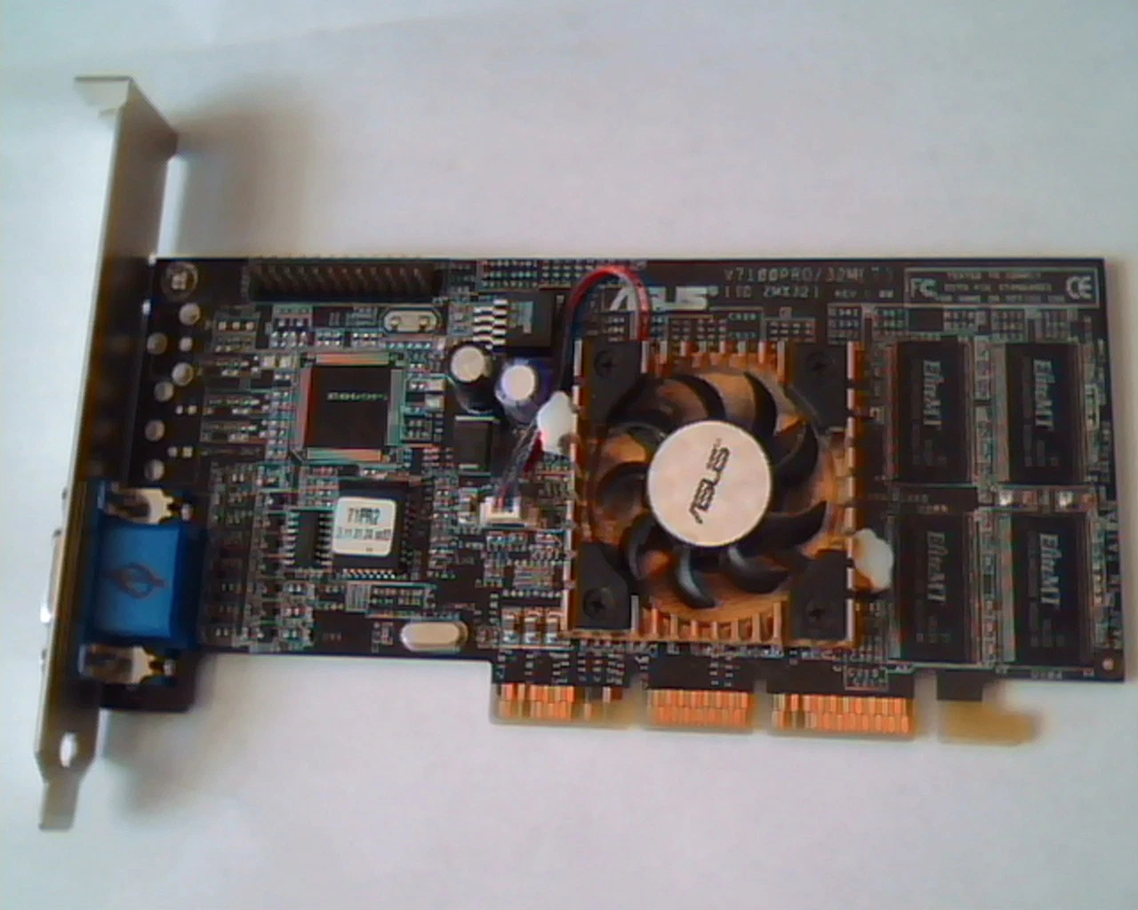 AGP card ASUS V7100Pro 32M 2MX32 V7100Pro/PURE/SD/U VGA 150048-A01-00263