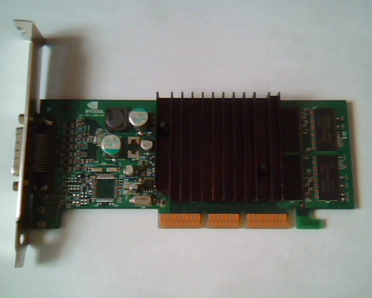AGP card NVIDIA 180-10071-0000-A04 P71-A04-005 600-50071-0002-AX4 DVI