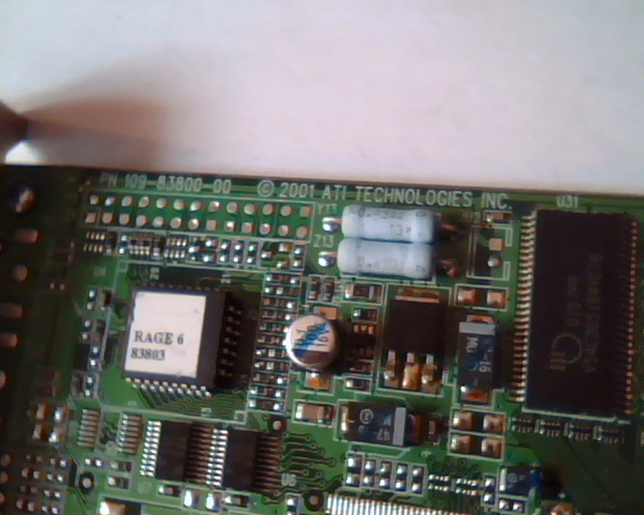 AGP card ATI 109-83800-00 ATI Rage 6 83803 Radeon R6 SDR64MB VGA - image 2