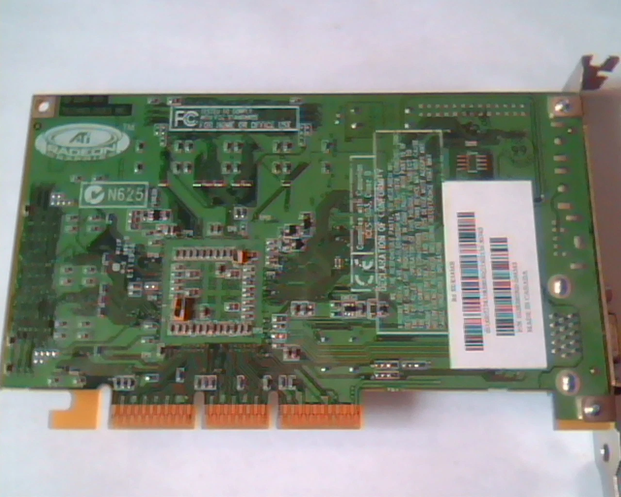 AGP card ATI 109-83800-00 ATI Rage 6 83803 Radeon R6 SDR64MB VGA - image 4