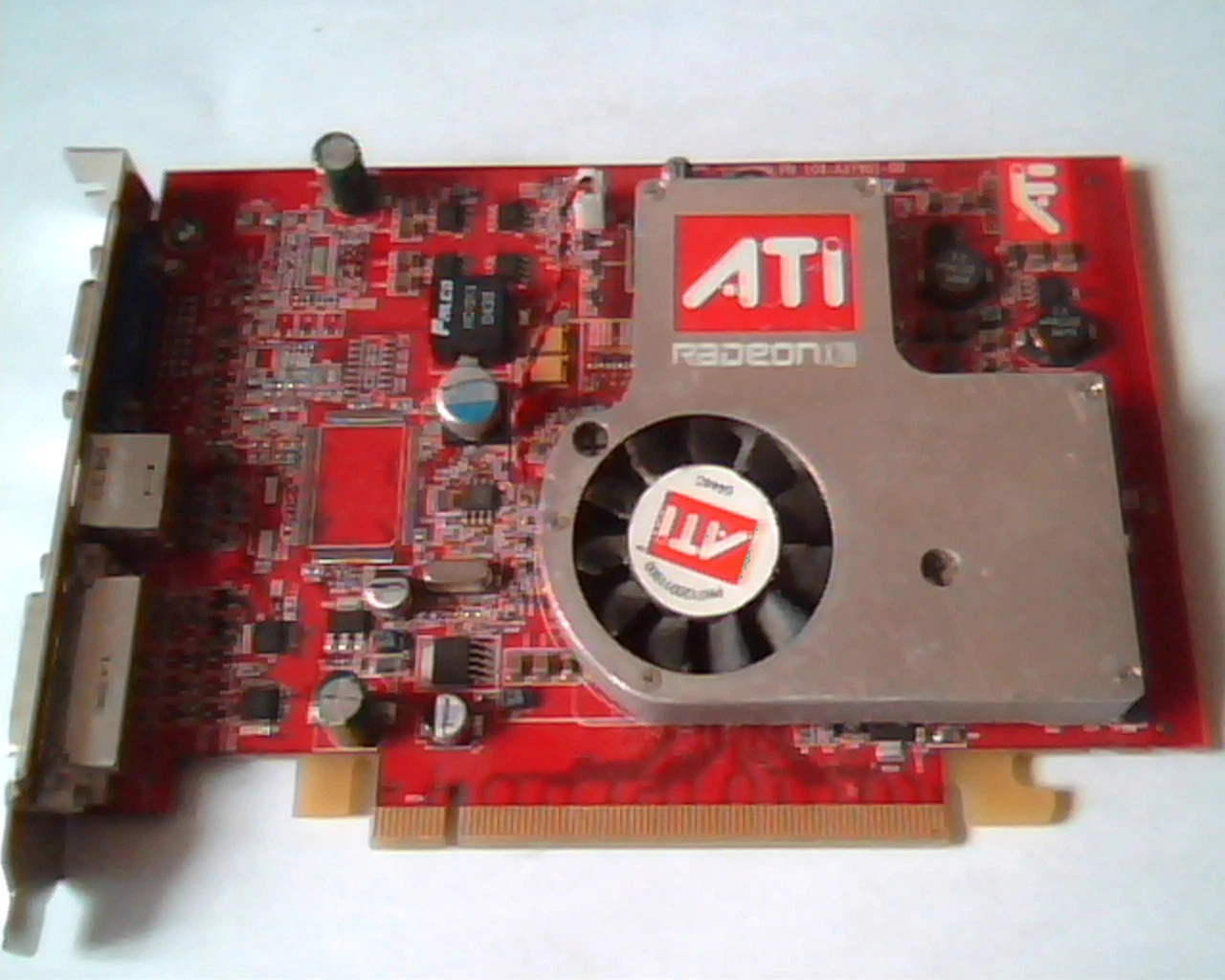 PCI-E express card ATI Radeon 109-A37901-00 X700 Pro 256M DVI VGA 102A3790400