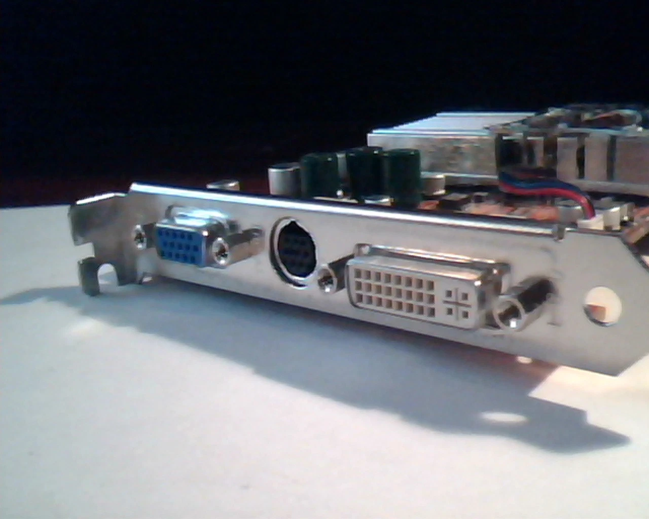 AGP video graphics card ASUS A9600XT TVD v1.00 128M 03C0614 A04-1505 TV VGA DVI - image 6