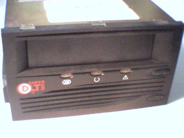DLT Tape Drive Quantum TR-S13AA 70-80016-01 B03 SCSI LVD SDLT D33125 Super DLT - image 2