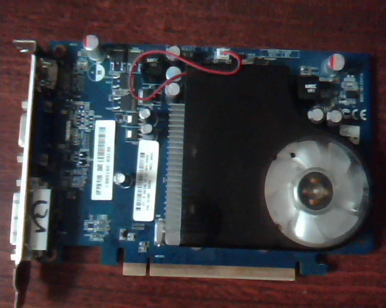 PCI-E express card 5189-3945 C88S102-03130 08G17016841 RV635-C149 1.01 DVI VGA