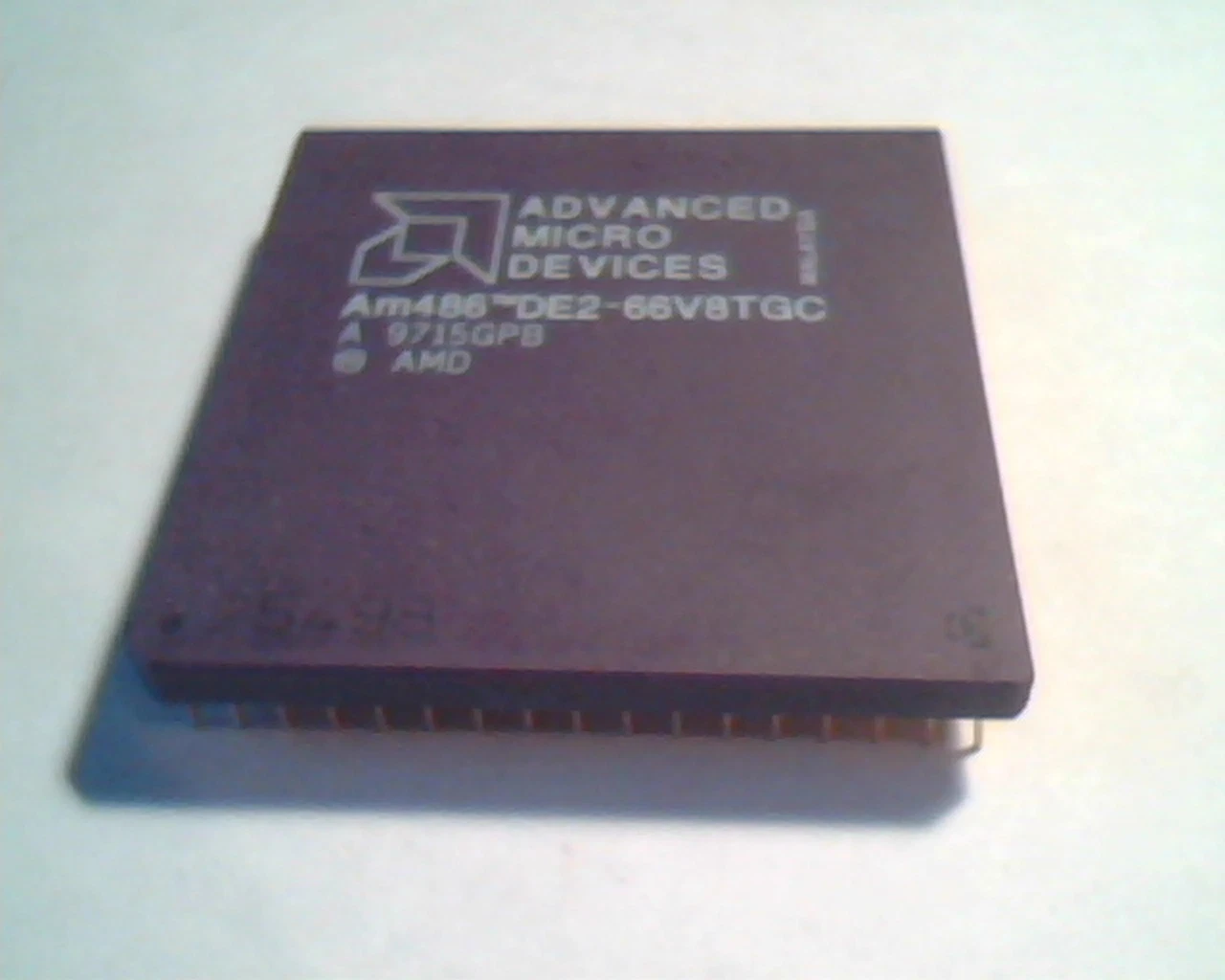Rare CPU computer chip - Am486 DE2-66V8TGC 9715GPB AMD Advanced Micro Devices - image 2