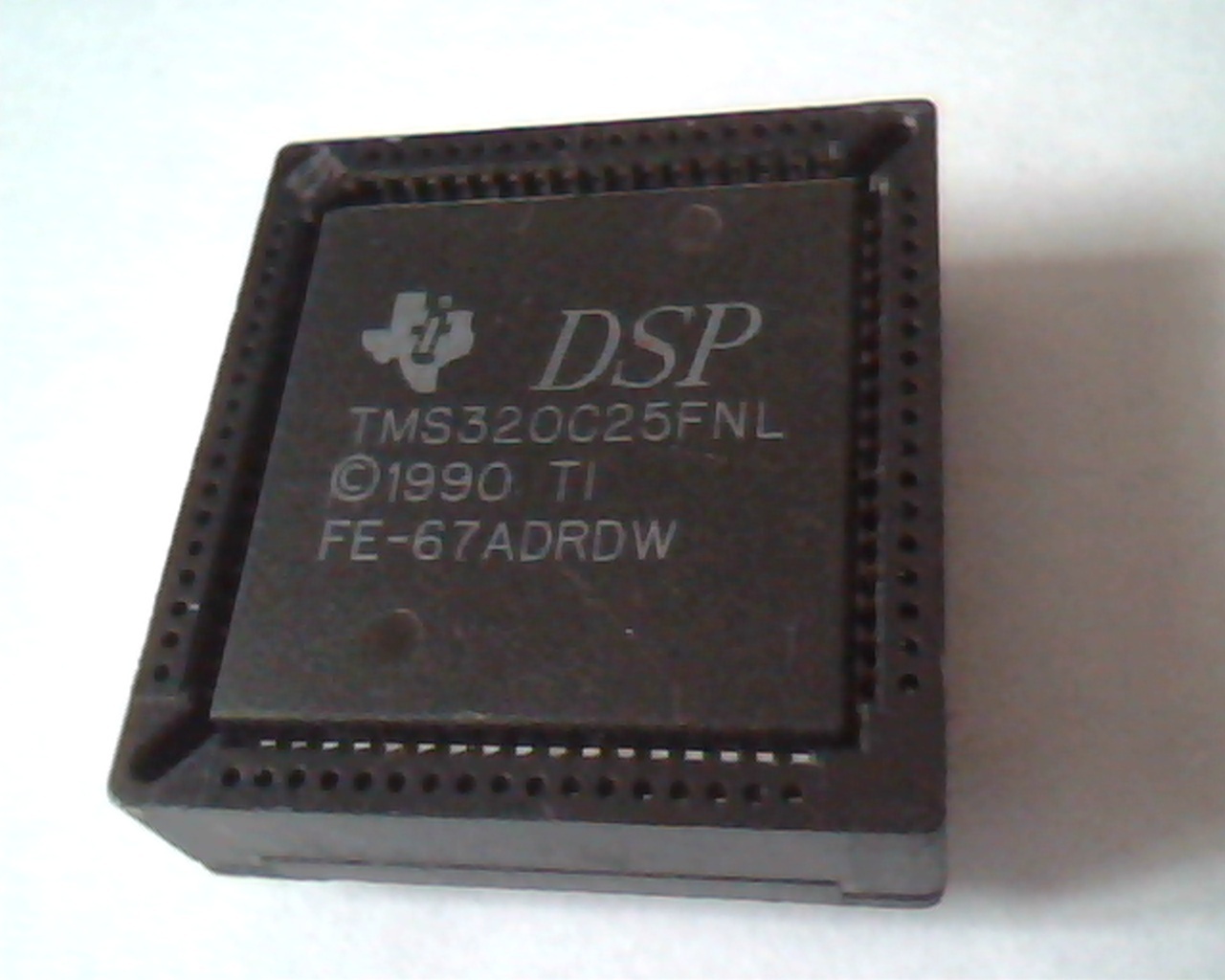 Rare CPU computer chip - DSP TMS320C25FNL 1990 TI FE-67ADRDW