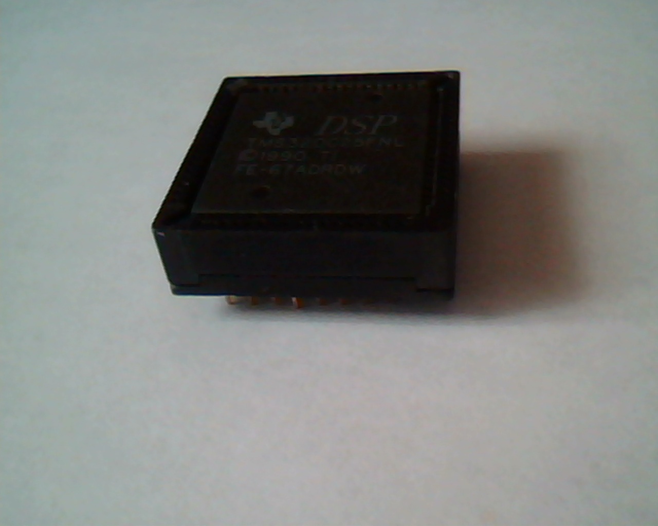 Rare CPU computer chip - DSP TMS320C25FNL 1990 TI FE-67ADRDW - image 3