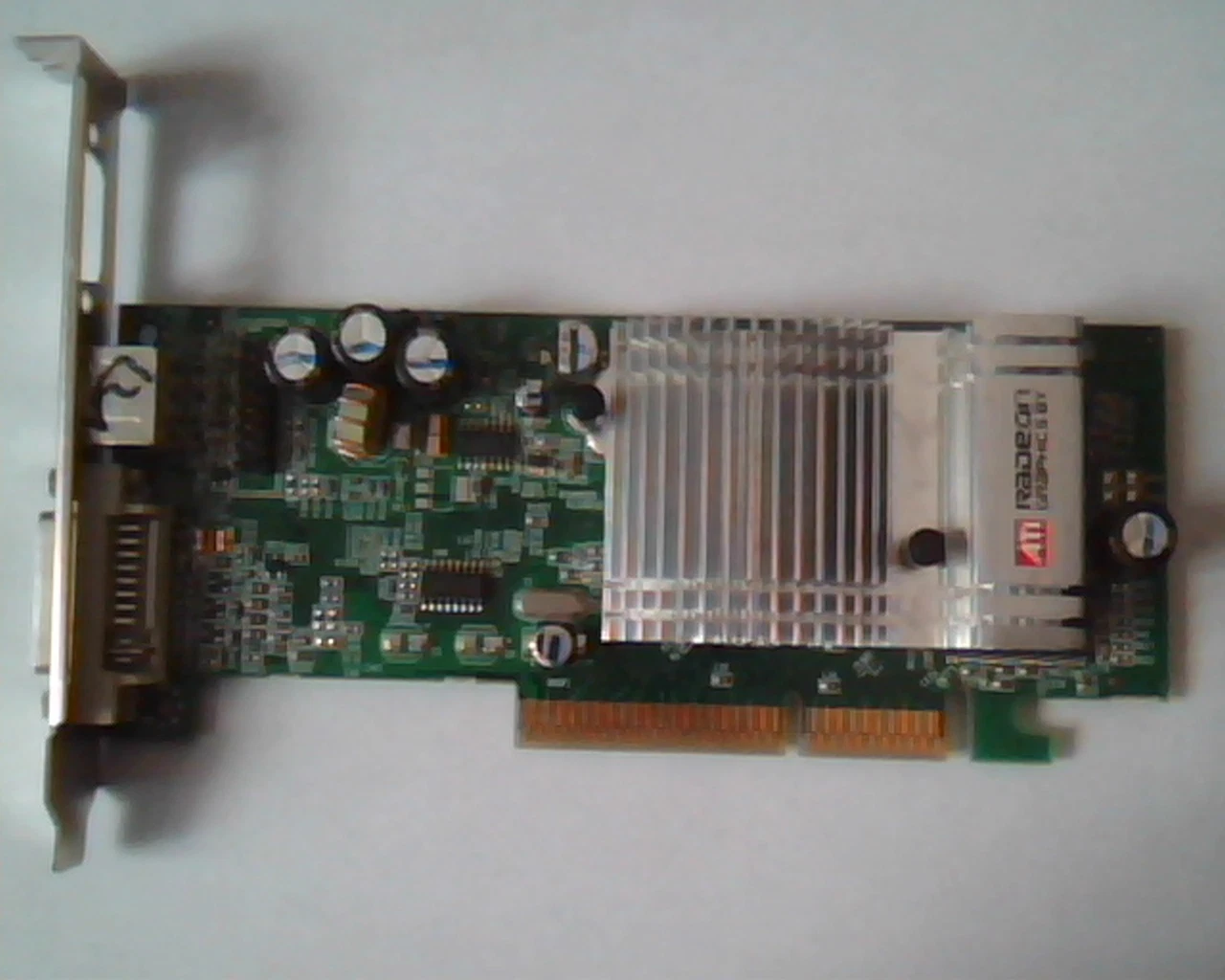 AGP card ATI Radeon 9550SE 128M DDR V/D/VO 35-FC37-G0-02 DVI S Vid