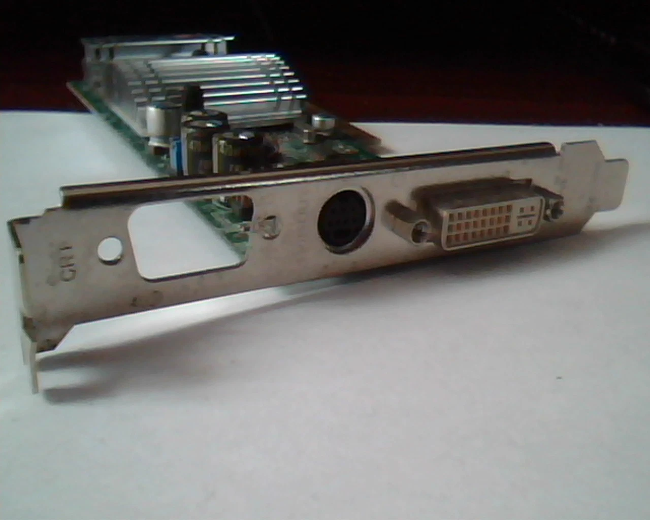AGP card ATI Radeon 9550SE 128M DDR V/D/VO 35-FC37-G0-02 DVI S Vid - image 6