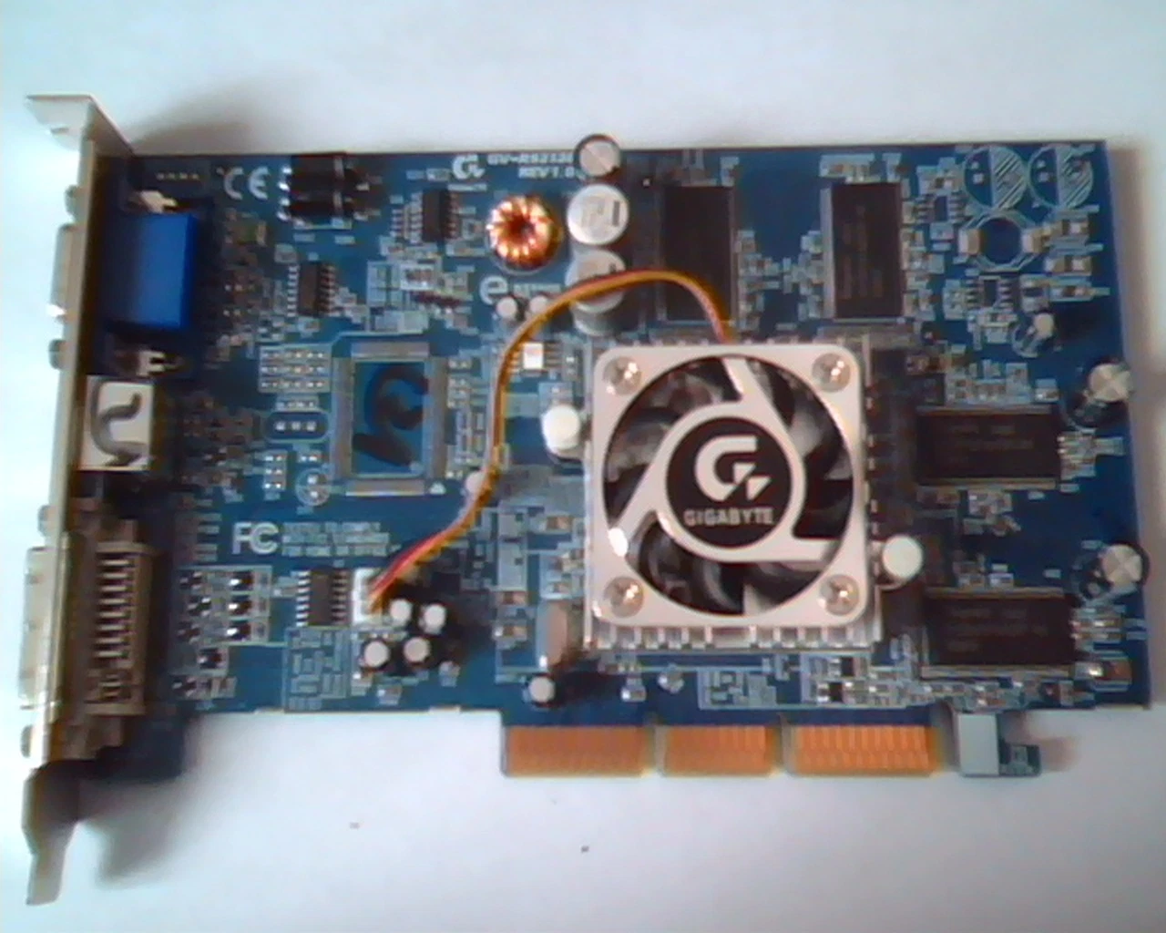 AGP card Gigabyte GV-R92128DH Rev 1.0 VGA DVI TV 3AC077C8