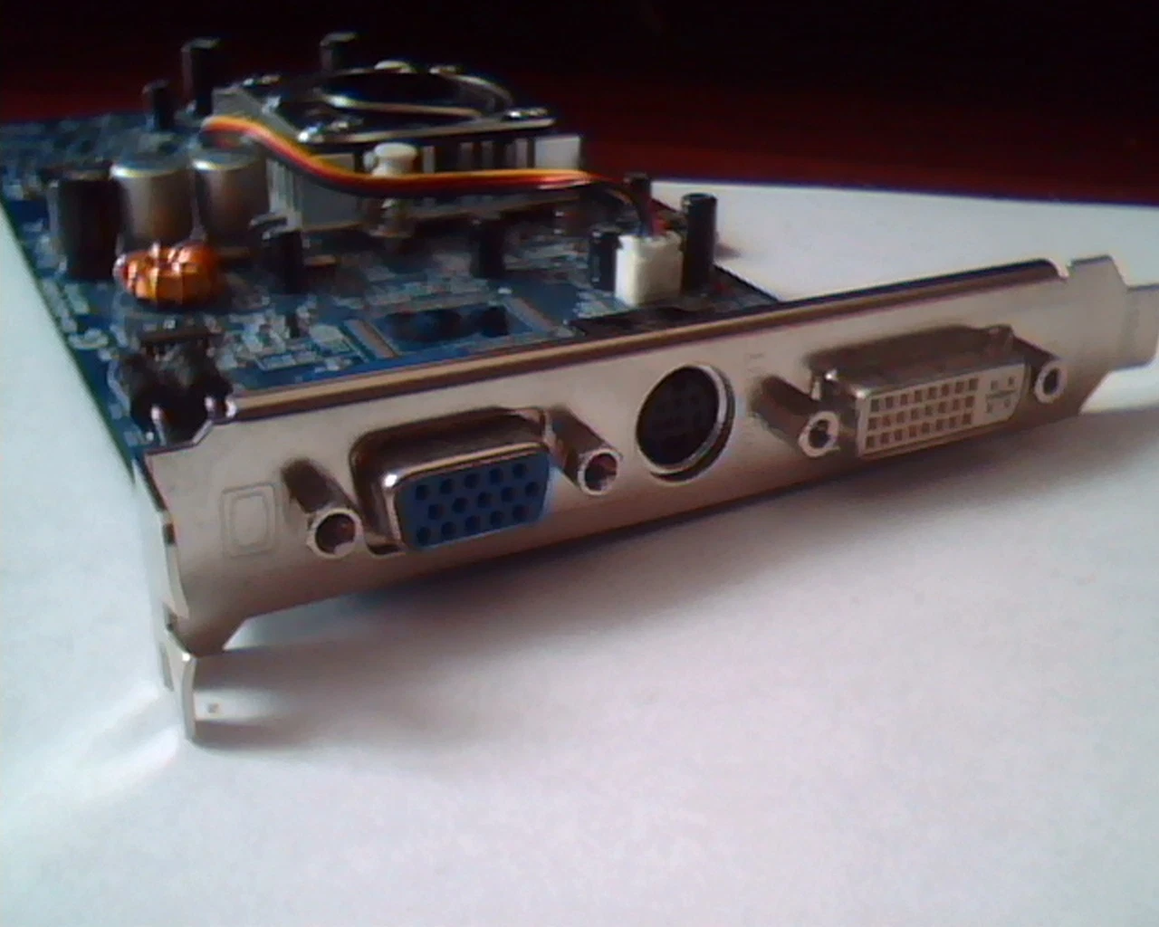 AGP card Gigabyte GV-R92128DH Rev 1.0 VGA DVI TV 3AC077C8 - image 5