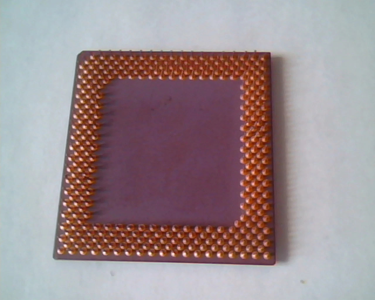 Rare CPU computer chip - AMD AMD-K6 AMD-K6-200ALYD 2.9V Core/3.3V 9804DJGW - image 3