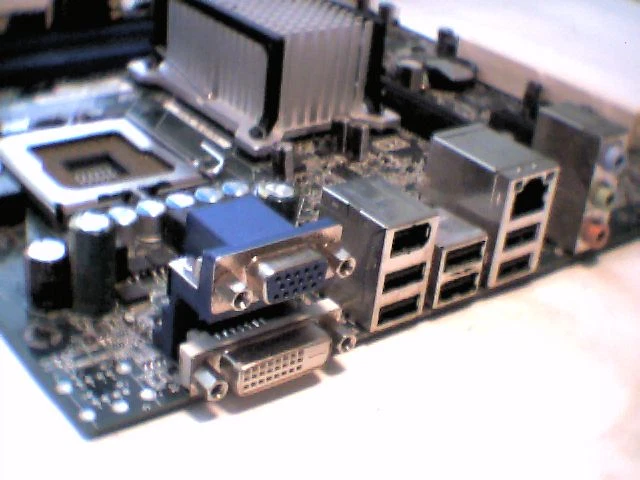Intel D82085-800 Pentium 4 Socket 775 Motherboard DQ35JOE mATX MicroATX BearLake - image 3