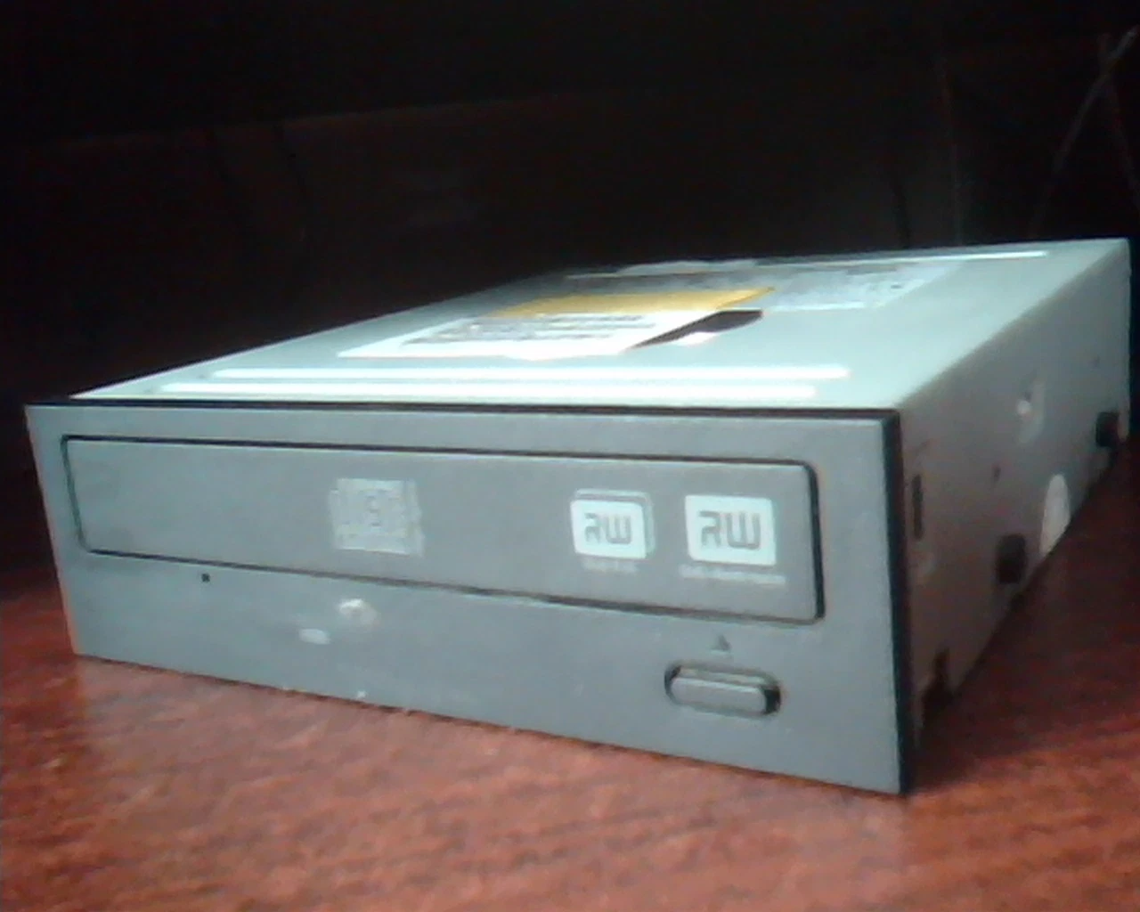 LITE-ON IT Corp DVD/CD Rewritable Drive SOHW-822S 5187-5977 VPPA July 2004
