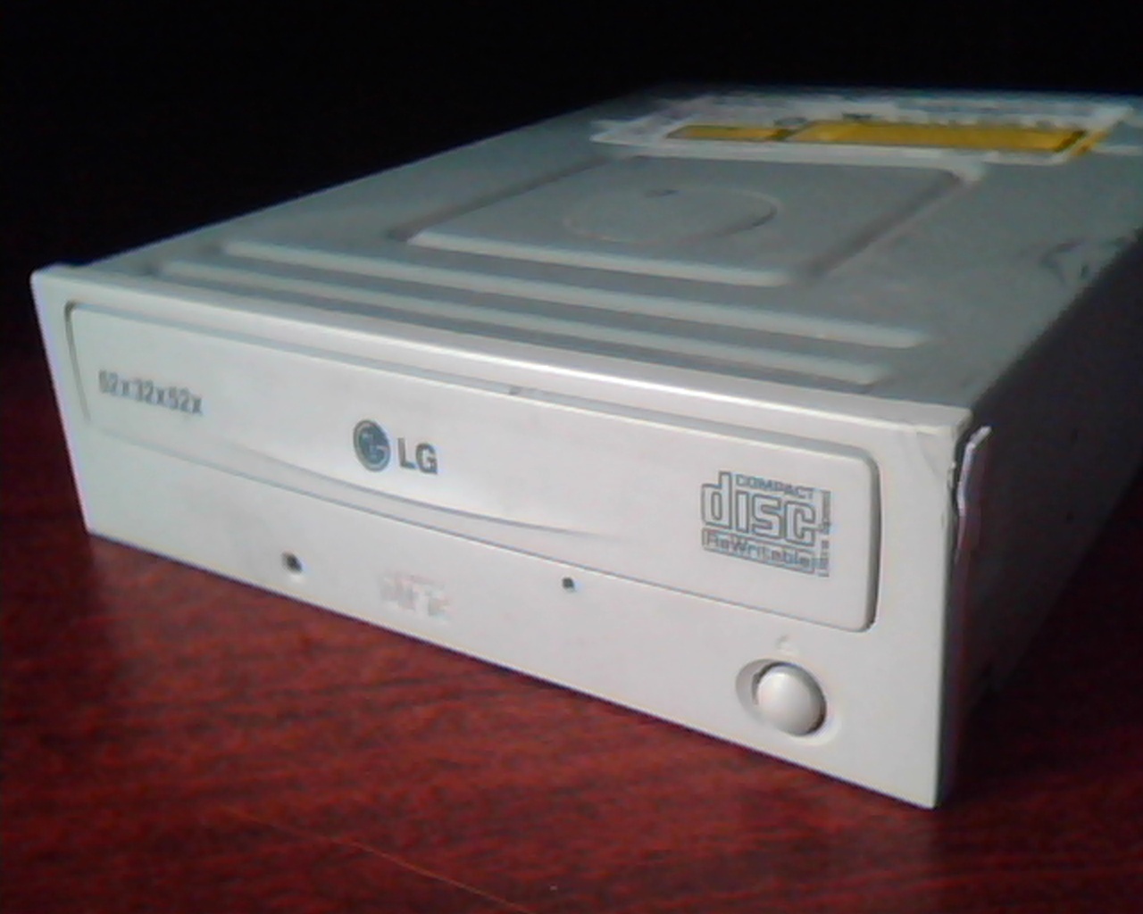 LG CD R/RW Drive Model GCE-8525B ROM Ver 1.01 November 2003 Rewritable 52x32x52x
