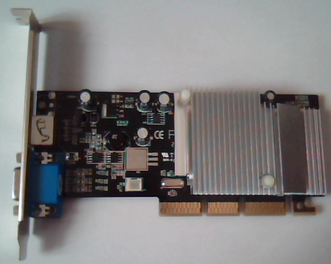 AGP card GeForce GF FX5200 128MB DDR TV-out 64 bit VGA