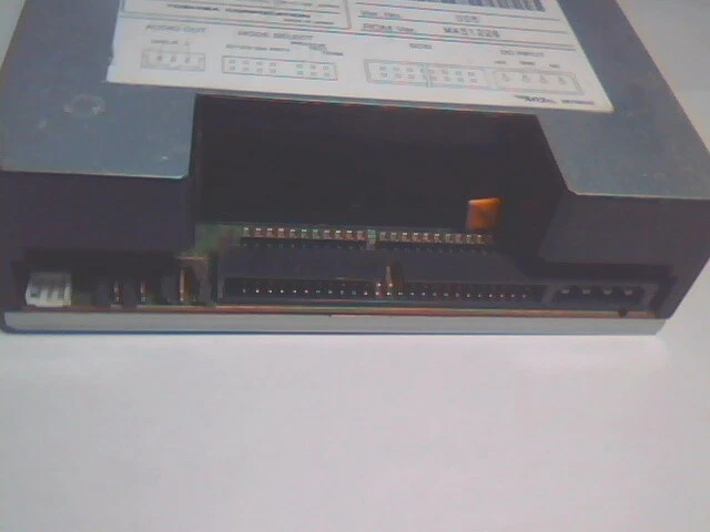 CD-ROM Drive Toshiba XM-5401B 005 50-pin SCSI February 1996 CI MA51226 CD - image 4