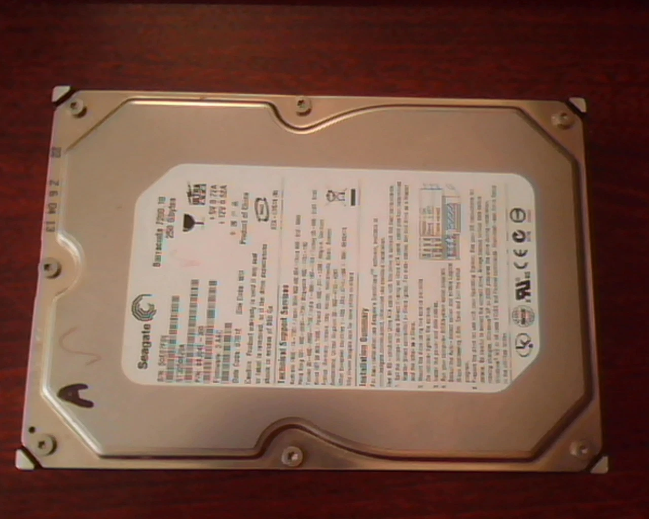 Hard Drive Disk IDE Seagate Barracuda 7200.10 ST3250620A 9BJ04E-300 250GB WU