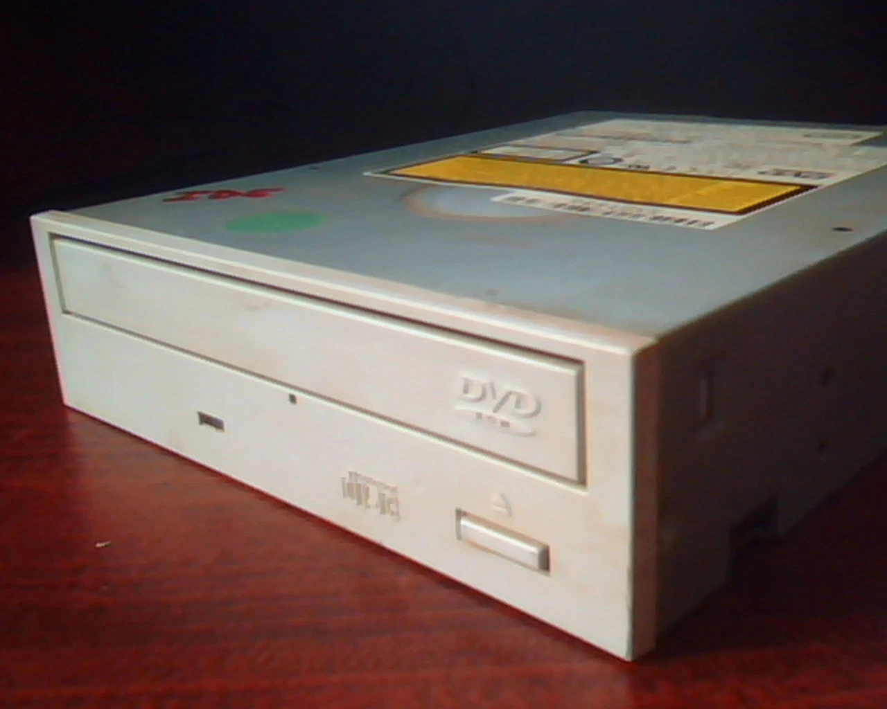 CD Drive IDE Hitachi GD-8000 GW0 A0 April 2001 E-H023-00-5034