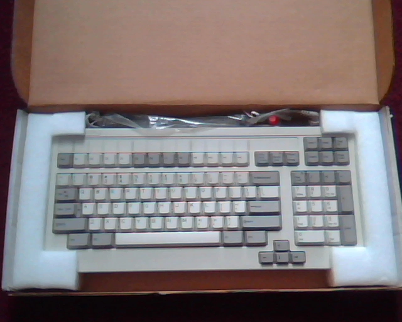 135914-001 Compaq HP Rackmount Rack Mount Keyboard NEW PS/2 Small w/ 90deg conn