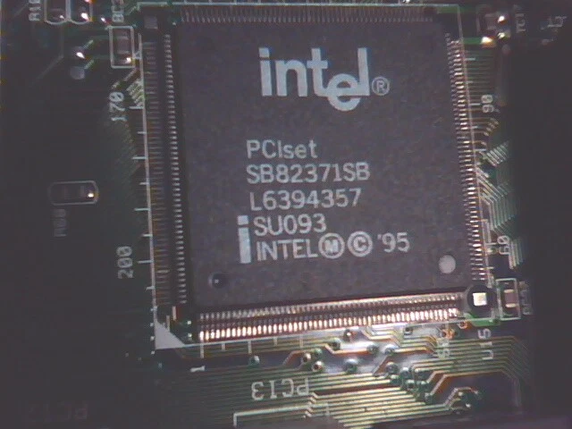 Pentium Motherboard Socket7 PCchips V1.8 M520 PT-7502 430VX 4 ISA 437VX VX - image 3