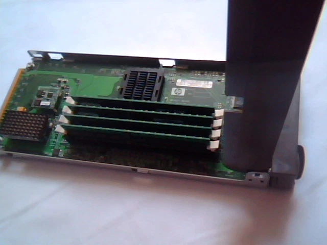 HP Memory Expansion Board -- 376470-001 -- Includes 4x 1GB (4GB) ProLiant DL580