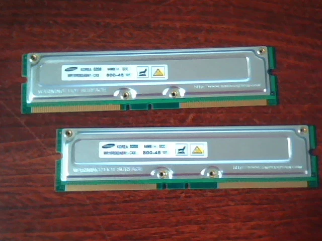 RAMBUS RAM Memory 128MB - 64MB MR18R0824BN1-CK8 Samsung