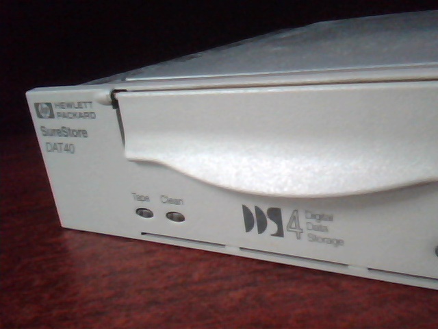 SCSI DAT Tape Drive HP C5686-60003 DDS4 40GB C5686A A032 - image 2